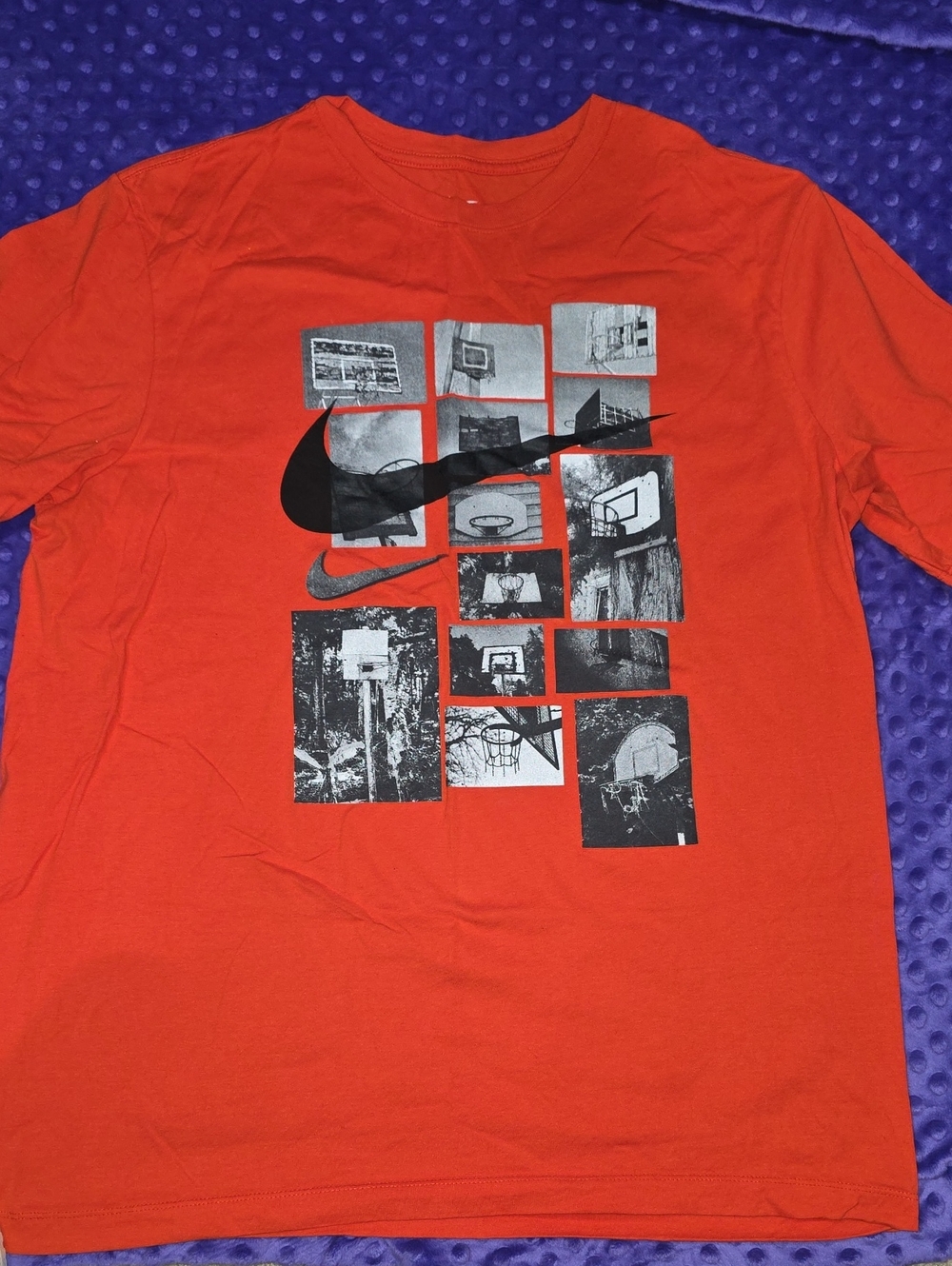 Nike Men’s Orange Short-Sleeve Graphic Basketball Tee